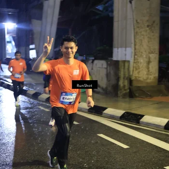 Runner Photo 7911576