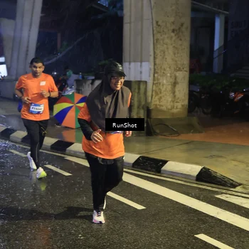 Runner Photo 7911611
