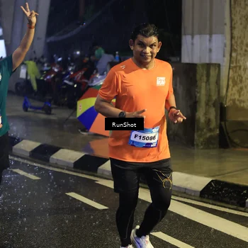 Runner Photo 7911633