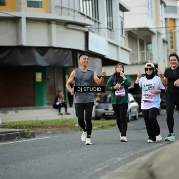 Runner Photo 7911638
