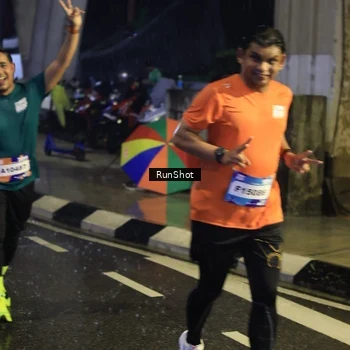 Runner Photo 7911640