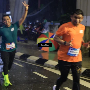 Runner Photo 7911654