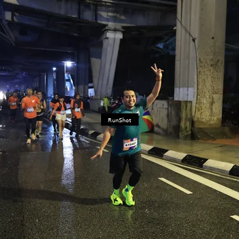 Runner Photo 7911672