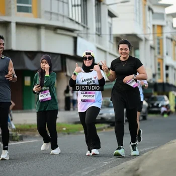 Runner Photo 7911682