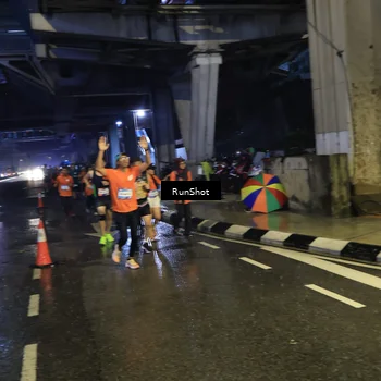 Runner Photo 7911695