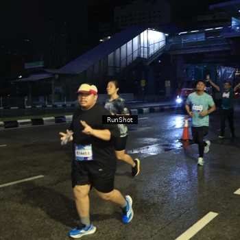 Runner Photo 7911702