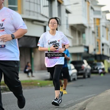Runner Photo 7911714