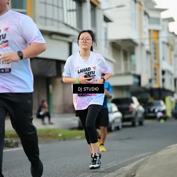 Runner Photo 7911715