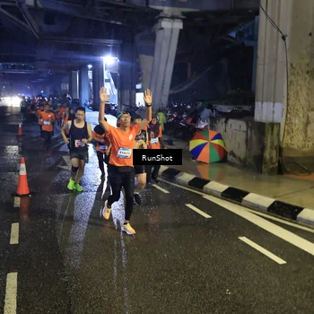 Runner Photo 7911747