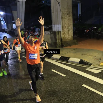 Runner Photo 7911750
