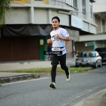 Runner Photo 7911757