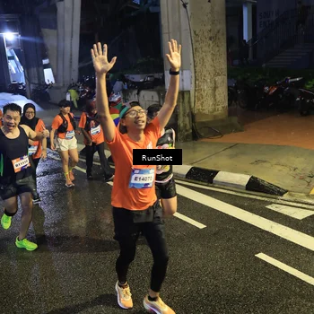 Runner Photo 7911758