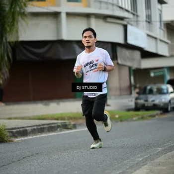 Runner Photo 7911766