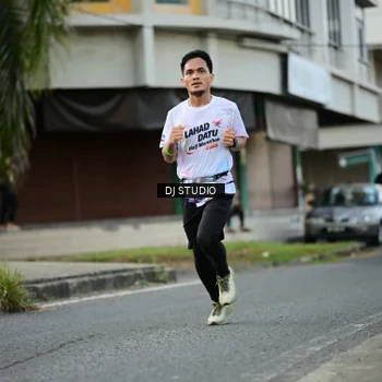 Runner Photo 7911771