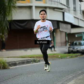 Runner Photo 7911773