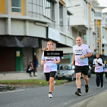 Runner Photo 7911775