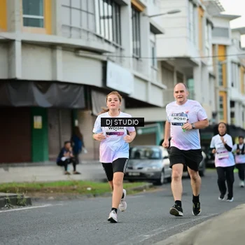 Runner Photo 7911778