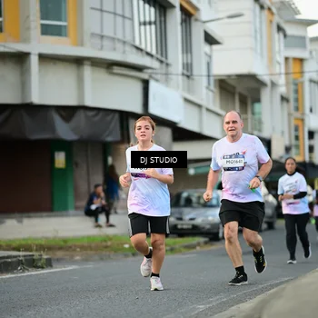 Runner Photo 7911784
