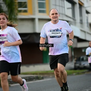 Runner Photo 7911798