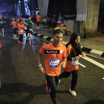 Runner Photo 7911875