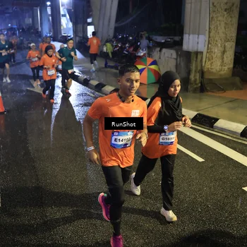 Runner Photo 7911876