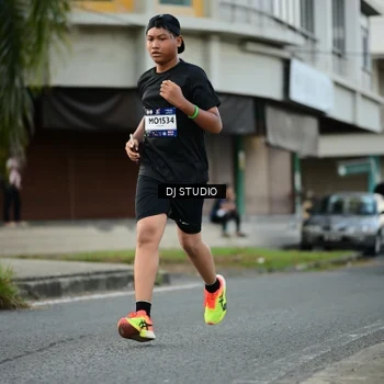 Runner Photo 7911895