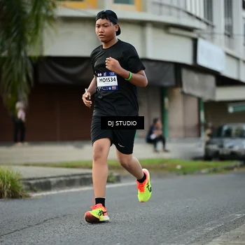 Runner Photo 7911898