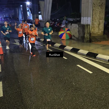 Runner Photo 7911904