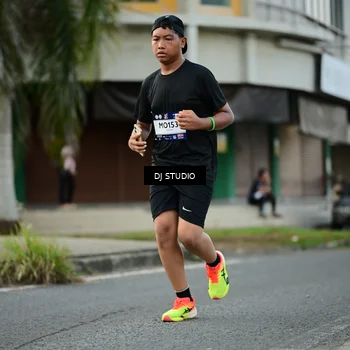 Runner Photo 7911908