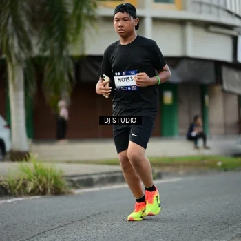 Runner Photo 7911913