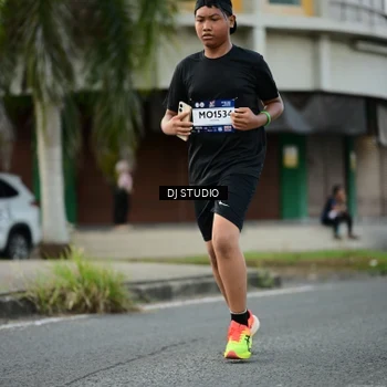 Runner Photo 7911914