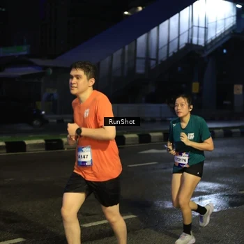 Runner Photo 7911992