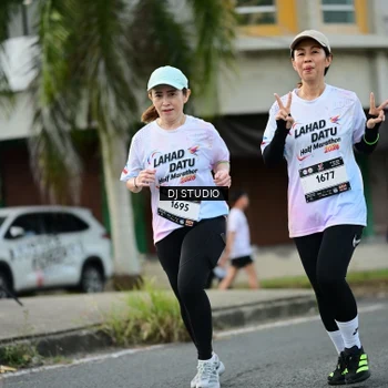 Runner Photo 7912021