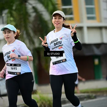 Runner Photo 7912032