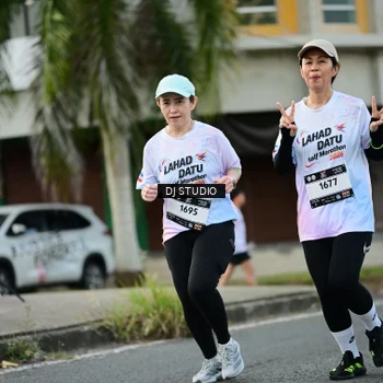 Runner Photo 7912033