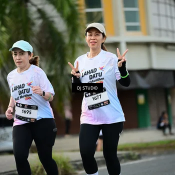 Runner Photo 7912034