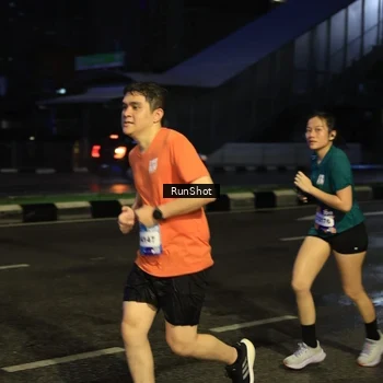 Runner Photo 7912036