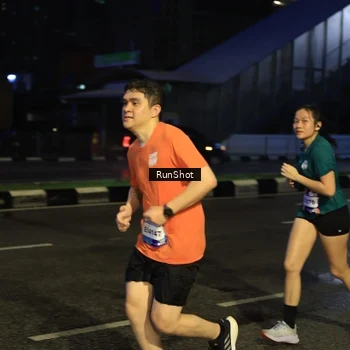 Runner Photo 7912062