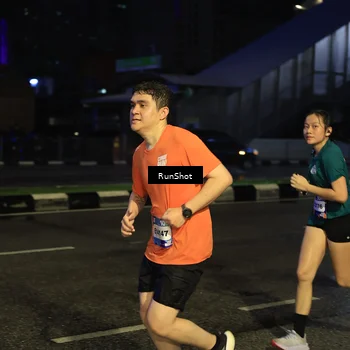 Runner Photo 7912080