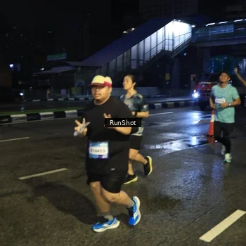 Runner Photo 7912098