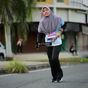 Runner Photo 7912102