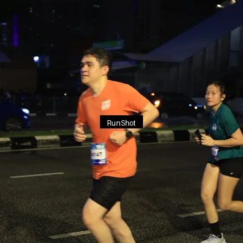 Runner Photo 7912131
