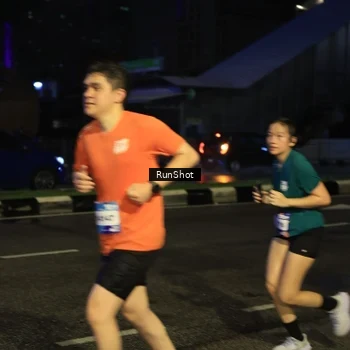 Runner Photo 7912155