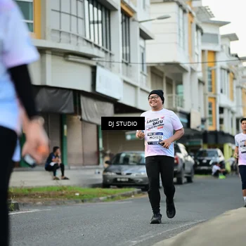 Runner Photo 7912185