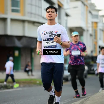 Runner Photo 7912213