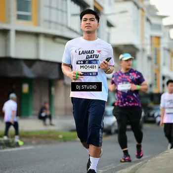 Runner Photo 7912214