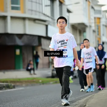 Runner Photo 7912240