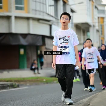 Runner Photo 7912245