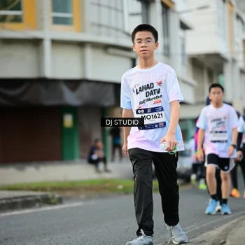 Runner Photo 7912248
