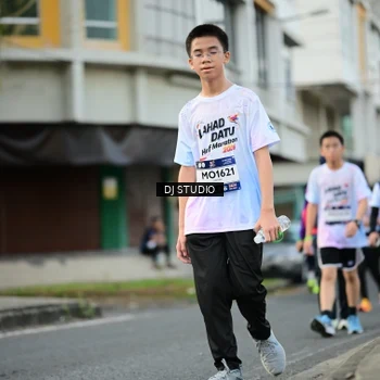 Runner Photo 7912251